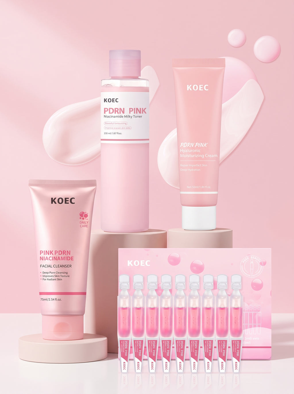 Rutina Glass Skin — los cuatro productos sobre pedestales