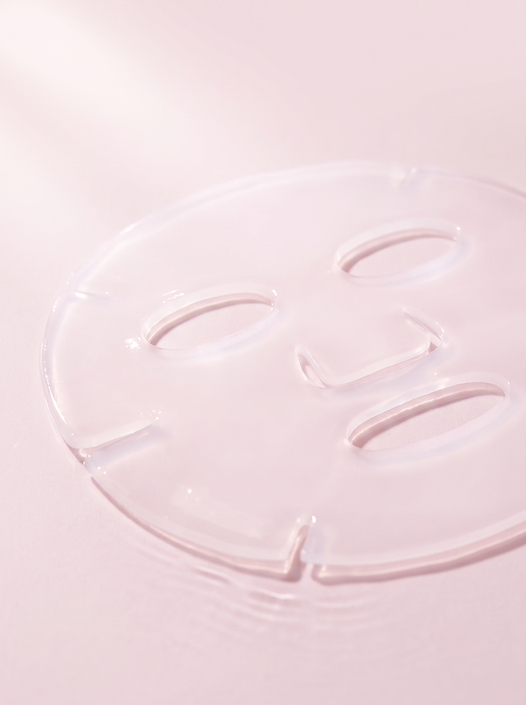 Mascarilla de Gel Rosa KOEC — la sheet de gel translúcida desplegada