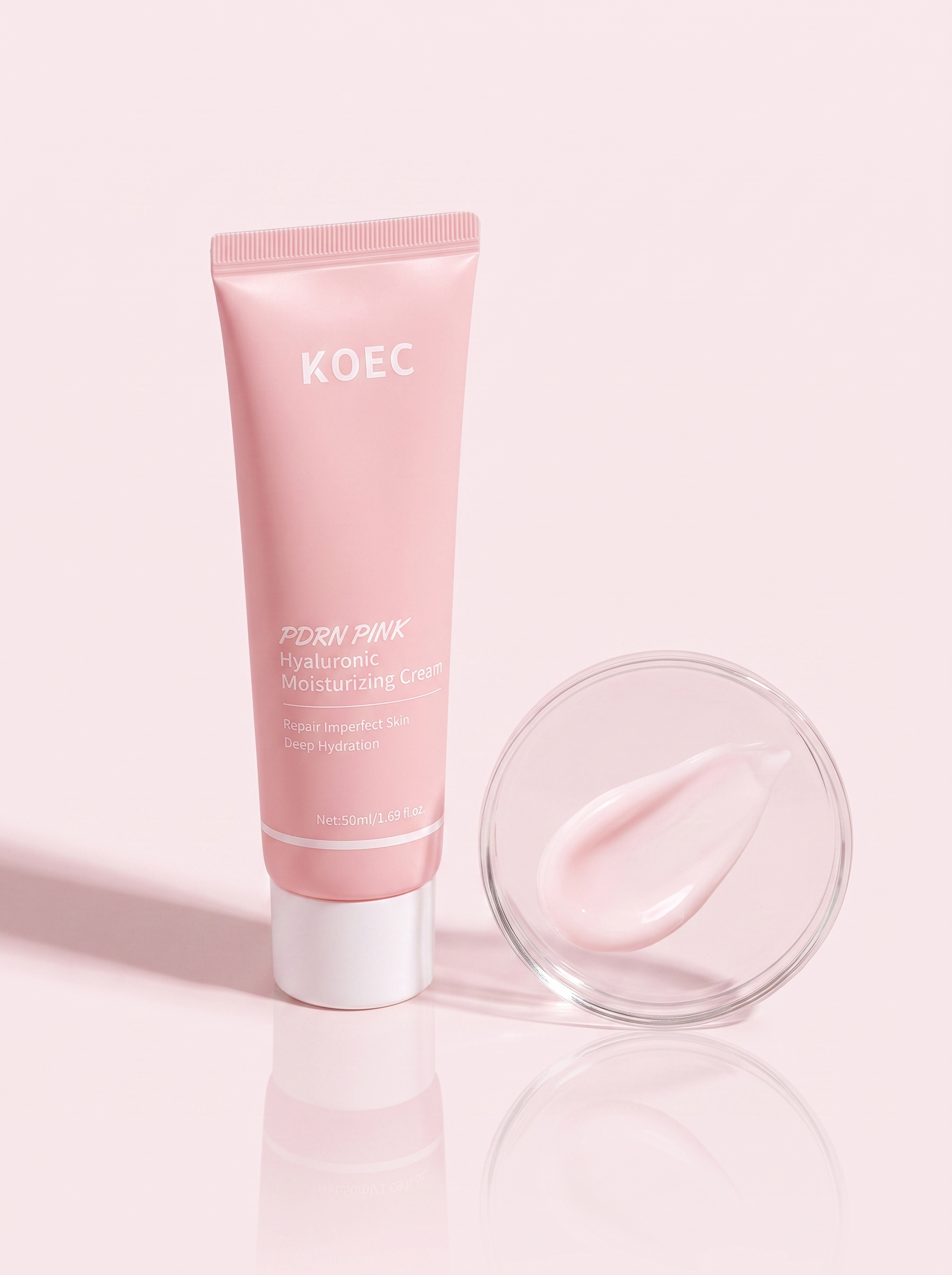 Crema Hidratante PDRN Pink KOEC — tubo 3/4 con swatch de crema watery